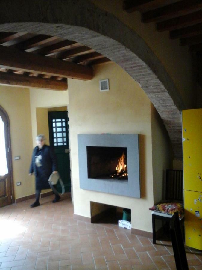 Casa Agostini Apartment Lari Exterior foto
