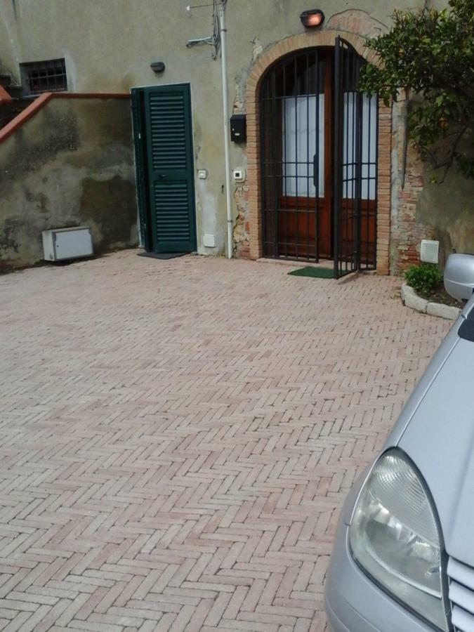 Casa Agostini Apartment Lari Exterior foto